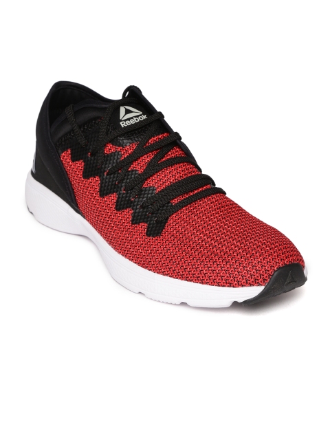 

Reebok Men Red & Black Astroride LP Walking Shoes