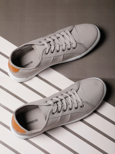 

LOCOMOTIVE Men Grey Sneakers