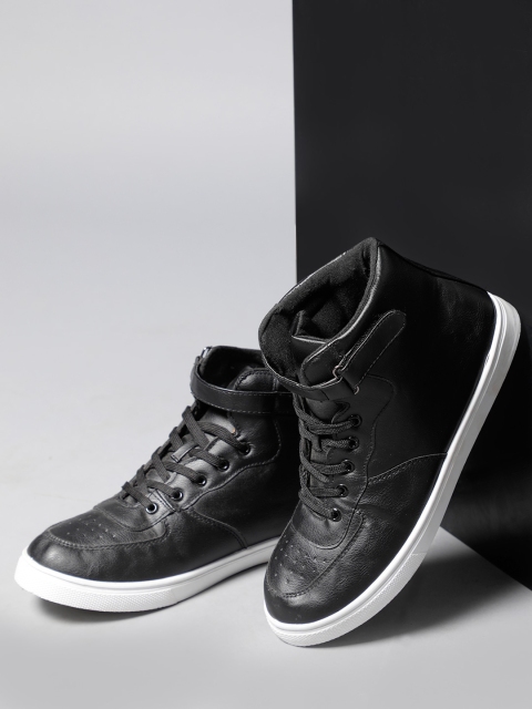 

LOCOMOTIVE Men Black Sneakers
