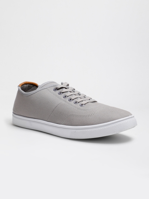 

LOCOMOTIVE Men Grey Sneakers