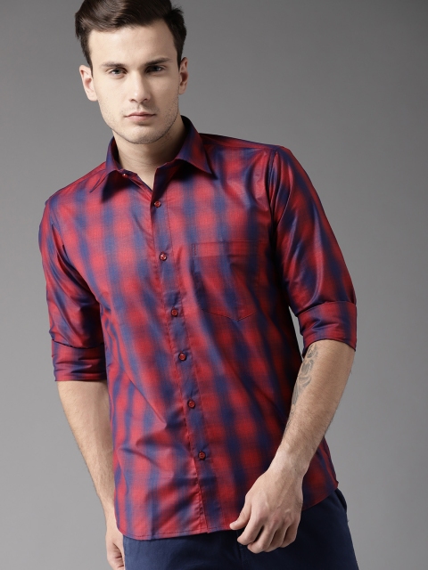 

DENNISON Men Red & Blue Regular Fit Checked Casual Shirt