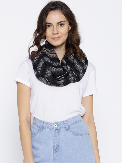 

Noi Women Black & White Striped Stole