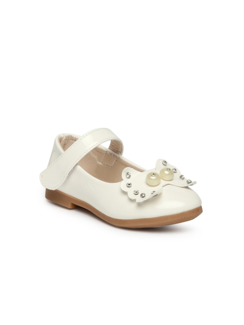 

Kittens Girls White Solid Embellished Ballerinas