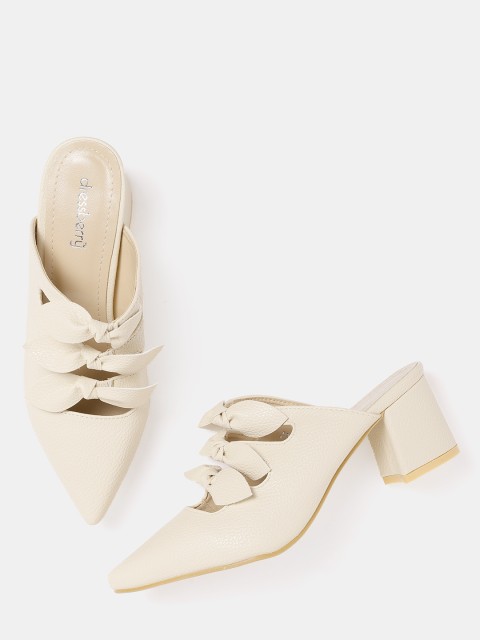 

DressBerry Women Cream-Coloured Solid Mules