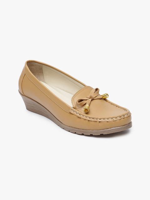 

Monrow Women Tan Solid Sandals