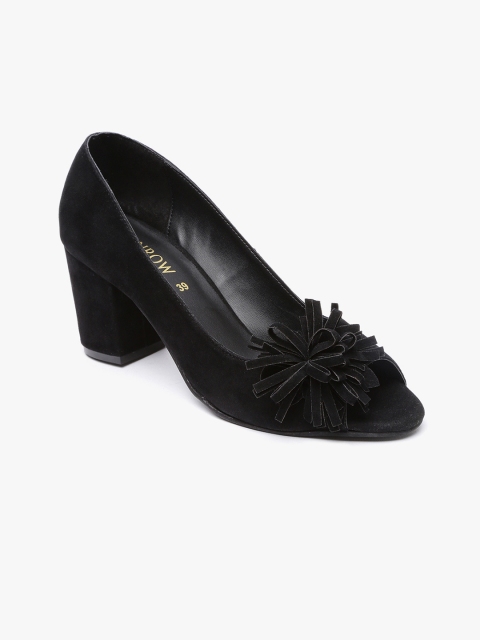 

Monrow Women Black Solid Pumps