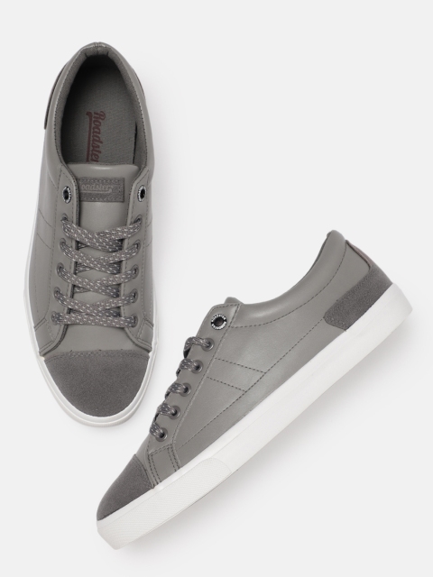 

Roadster Men Grey Sneakers