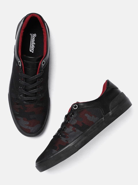 

Roadster Men Black & Red Printed Sneakers