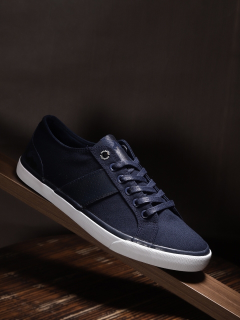 

Roadster Men Navy Blue Sneakers