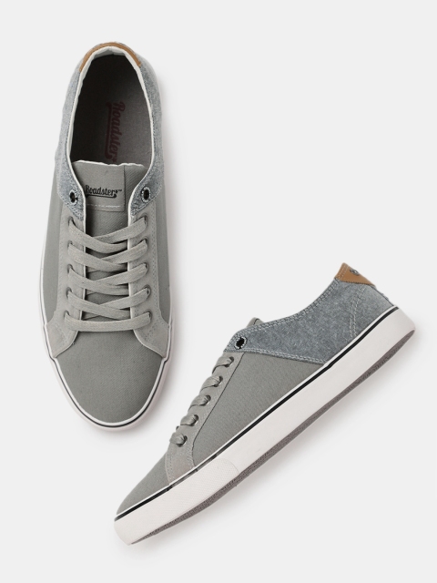 

Roadster Men Grey Sneakers