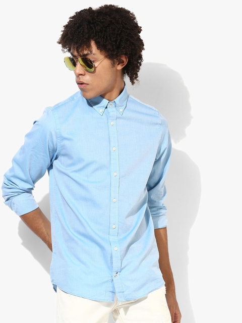 

Tommy Hilfiger Men Blue Slim Fit Solid Casual Shirt
