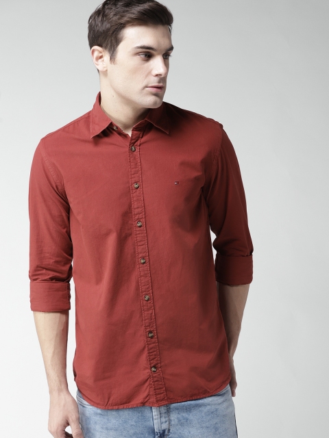 

Tommy Hilfiger Men Rust Red Regular Fit Solid Casual Shirt