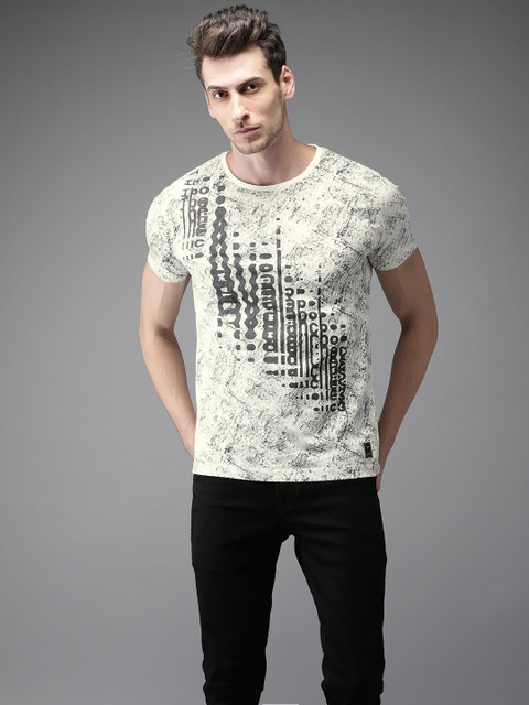 

Flying Machine Men White Black Printed Round Neck Pure Cotton T-shirt