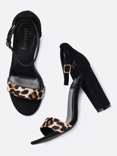 

DressBerry Women Black & Beige Printed Sandals