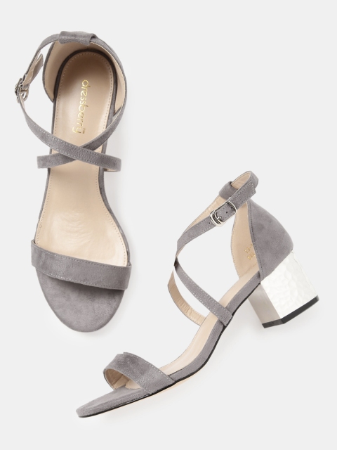 

DressBerry Women Grey Solid Sandals