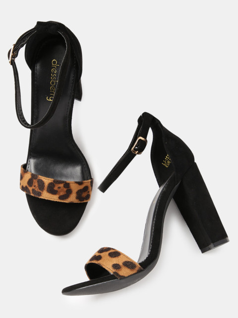 

DressBerry Women Black & Tan Brown Printed Sandals