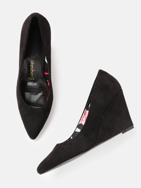 

DressBerry Women Black Solid Pumps