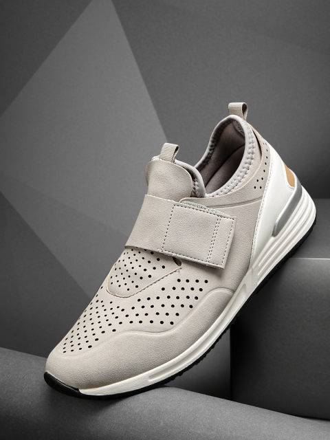 

HRX by Hrithik Roshan Men Grey Premium Sneaker