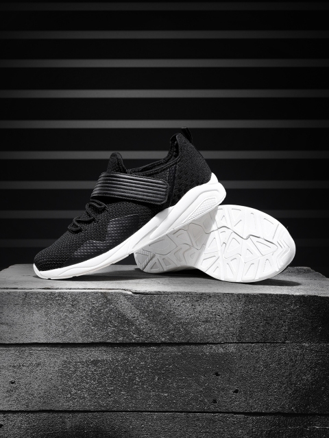 

HRX by Hrithik Roshan Men Flash Knit Black Sneakers