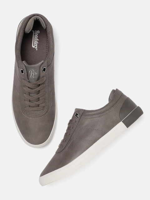 

Roadster Men Grey Sneakers