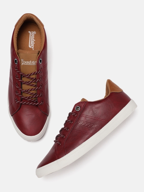 

Roadster Men Maroon Sneakers