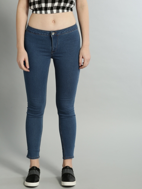 

Roadster Women Blue Solid Cropped Jeggings