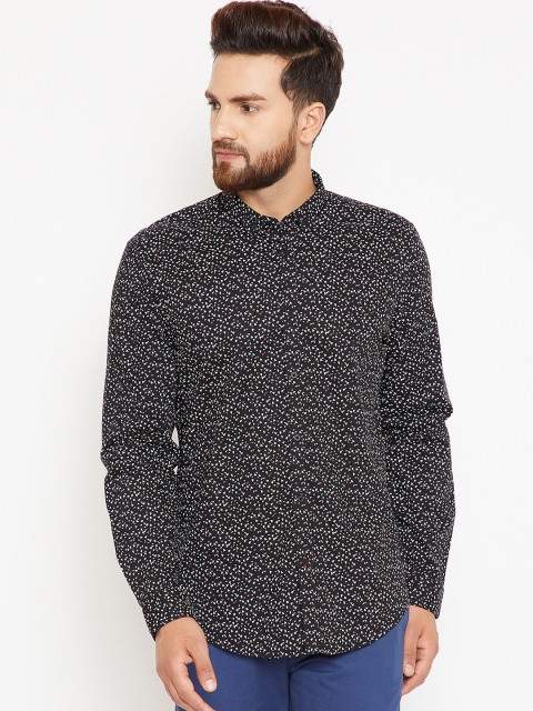 

Blackberrys Men Black & White Slim Fit Printed Casual Shirt