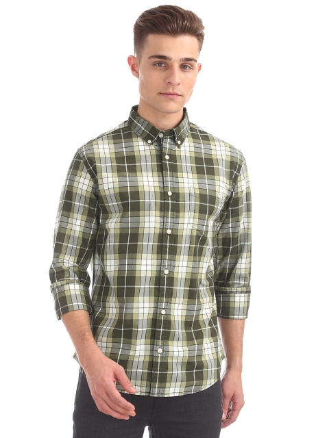 

Aeropostale Men Green & Off-White Regular Fit Checked Casual Shirt