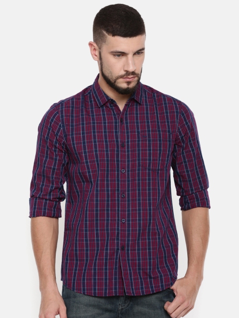 

Lee Men Navy Blue & Red Slim Fit Solid Casual Shirt