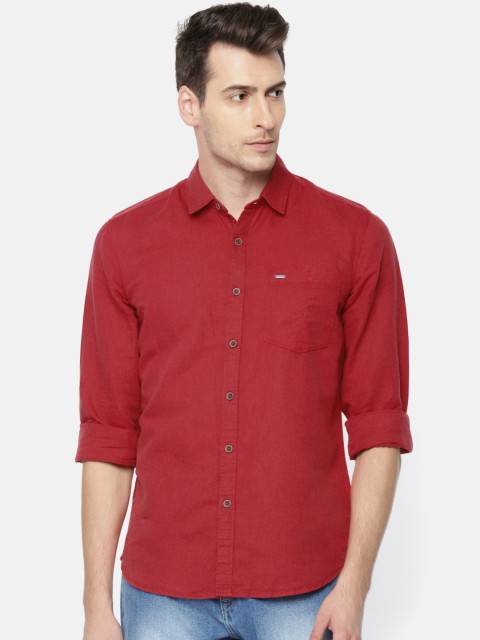 

Lee Men Red Slim Fit Solid Casual Shirt