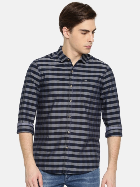 

Lee Men Navy Blue & Grey Super Slim Fit Striped Casual Shirt
