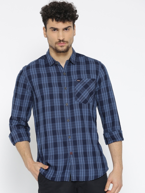 

Lee Men Blue Slim Fit Checked Casual Shirt