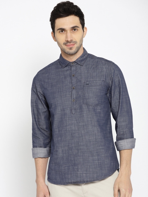

Lee Men Blue Slim Fit Solid Casual Shirt