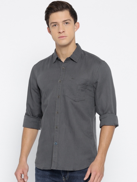 

Lee Men Grey Slim Fit Solid Casual Shirt