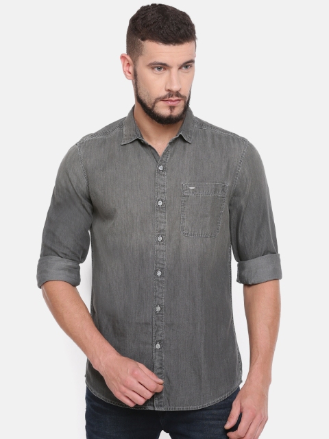 

Lee Men Charcoal Slim Fit Faded Casual Shirt
