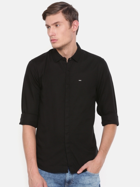 

Lee Men Black Super Slim Fit Solid Casual Shirt