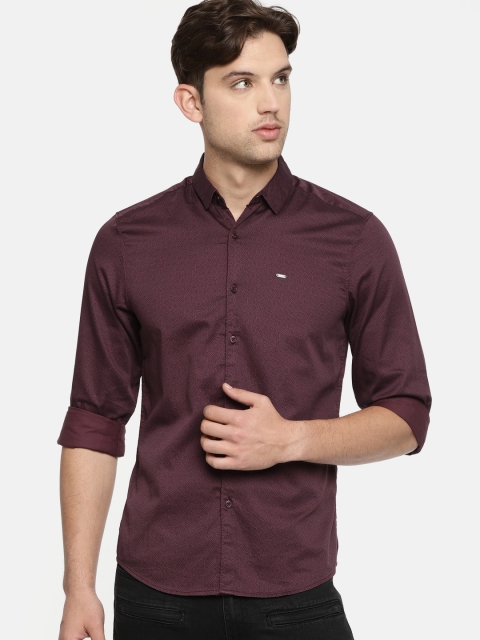 

Lee Men Burgundy & Black Slim Fit Printed Casual Shirt