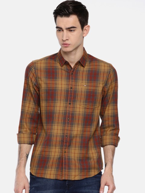 

Lee Men Mustard Yellow & Red Slim Fit Checked Casual Shirt