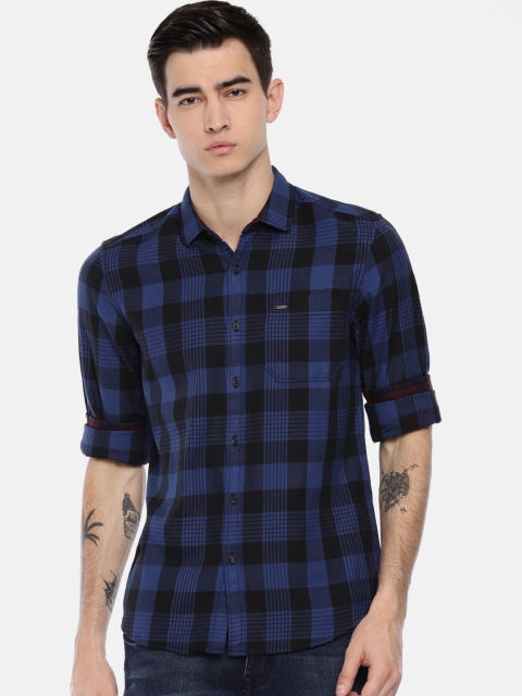 

Lee Men Blue & Black Slim Fit Checked Casual Shirt