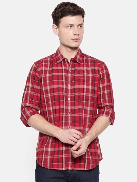 

Lee Men Red Slim Fit Checked Casual Shirt