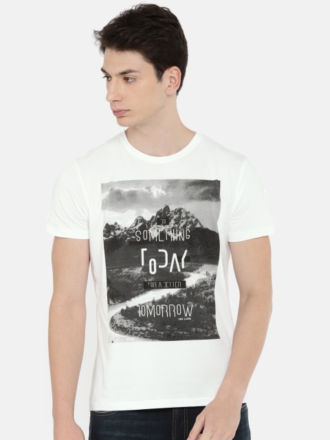 

Lee Men White Printed Round Neck T-shirt
