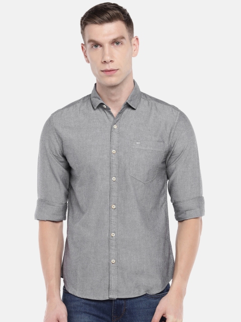 

Lee Men Grey Slim Fit Self Design Casual Shirt
