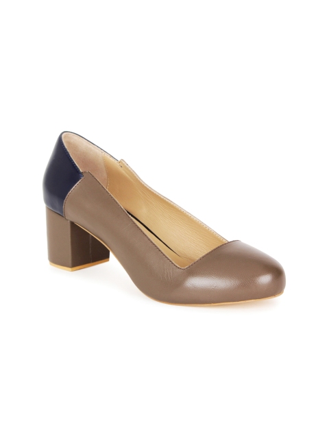 

OCEEDEE Women Taupe Leather Colourblocked Pumps