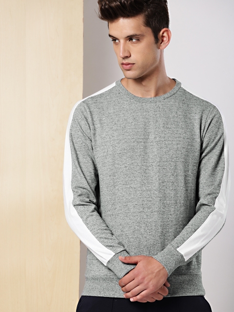 

INVICTUS Men Grey Solid Sweatshirt