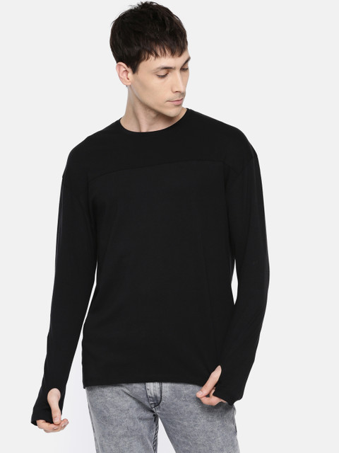 

SKULT by Shahid Kapoor Men Black T-shirt with a Thumb-Hole