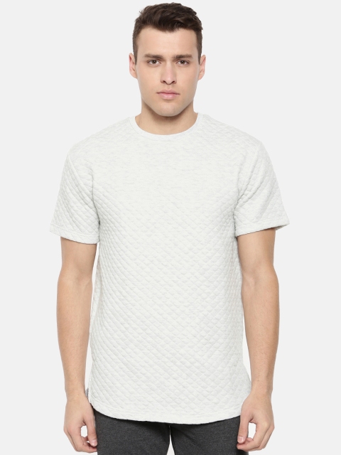 

SKULT by Shahid Kapoor Men Grey Melange Self Design Round Neck T-shirt