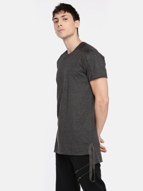 

SKULT by Shahid Kapoor Men Charcoal Grey Solid Round Neck T-shirt