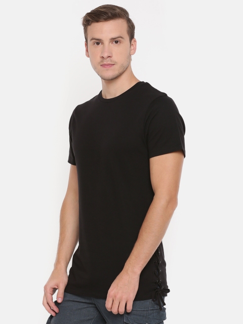 

SKULT by Shahid Kapoor Men Black Solid Round Neck Longline T-Shirt