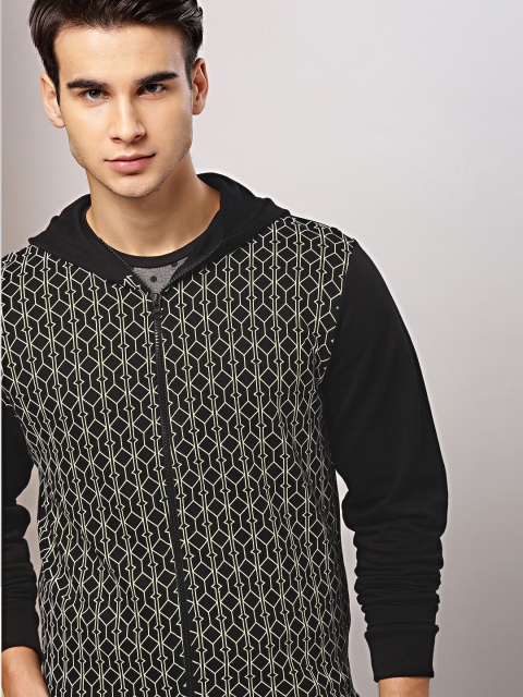 

INVICTUS Men Black & White Printed Hooded Sweatshirt