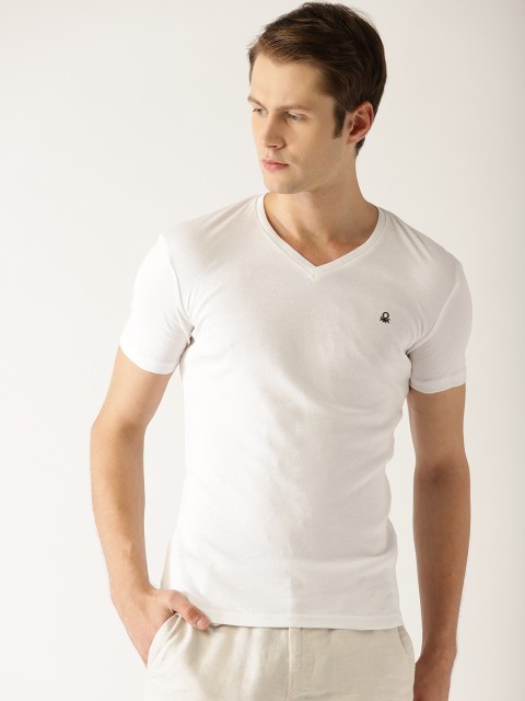 

United Colors of Benetton Men White Solid V-Neck T-shirt